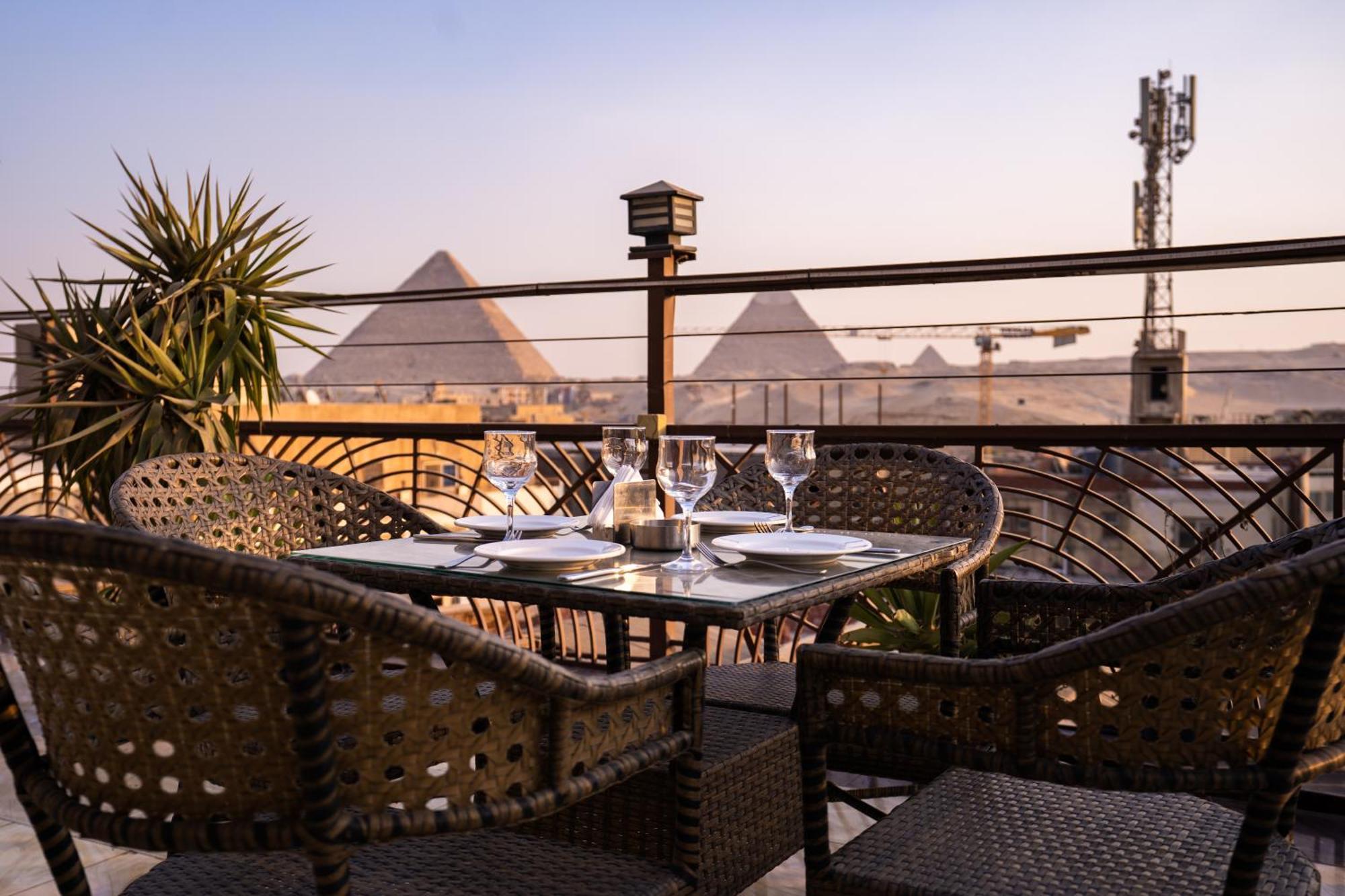 Pyramids Gem Plaza Hotel Kafret el-Gabal Exterior photo