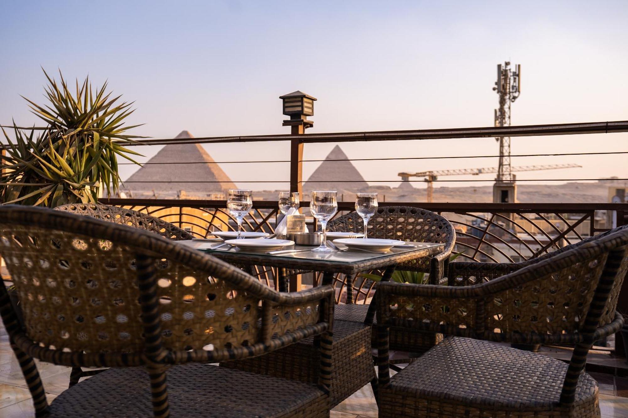 Pyramids Gem Plaza Hotel Kafret el-Gabal Exterior photo