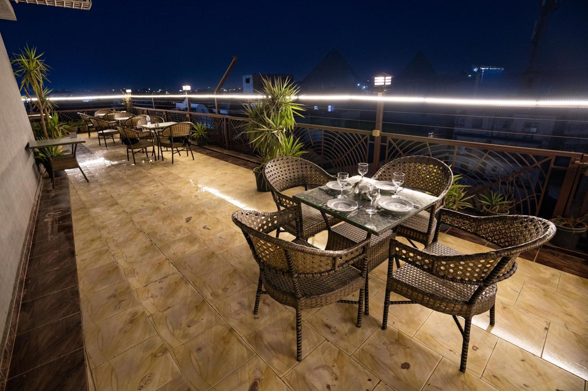 Pyramids Gem Plaza Hotel Kafret el-Gabal Exterior photo