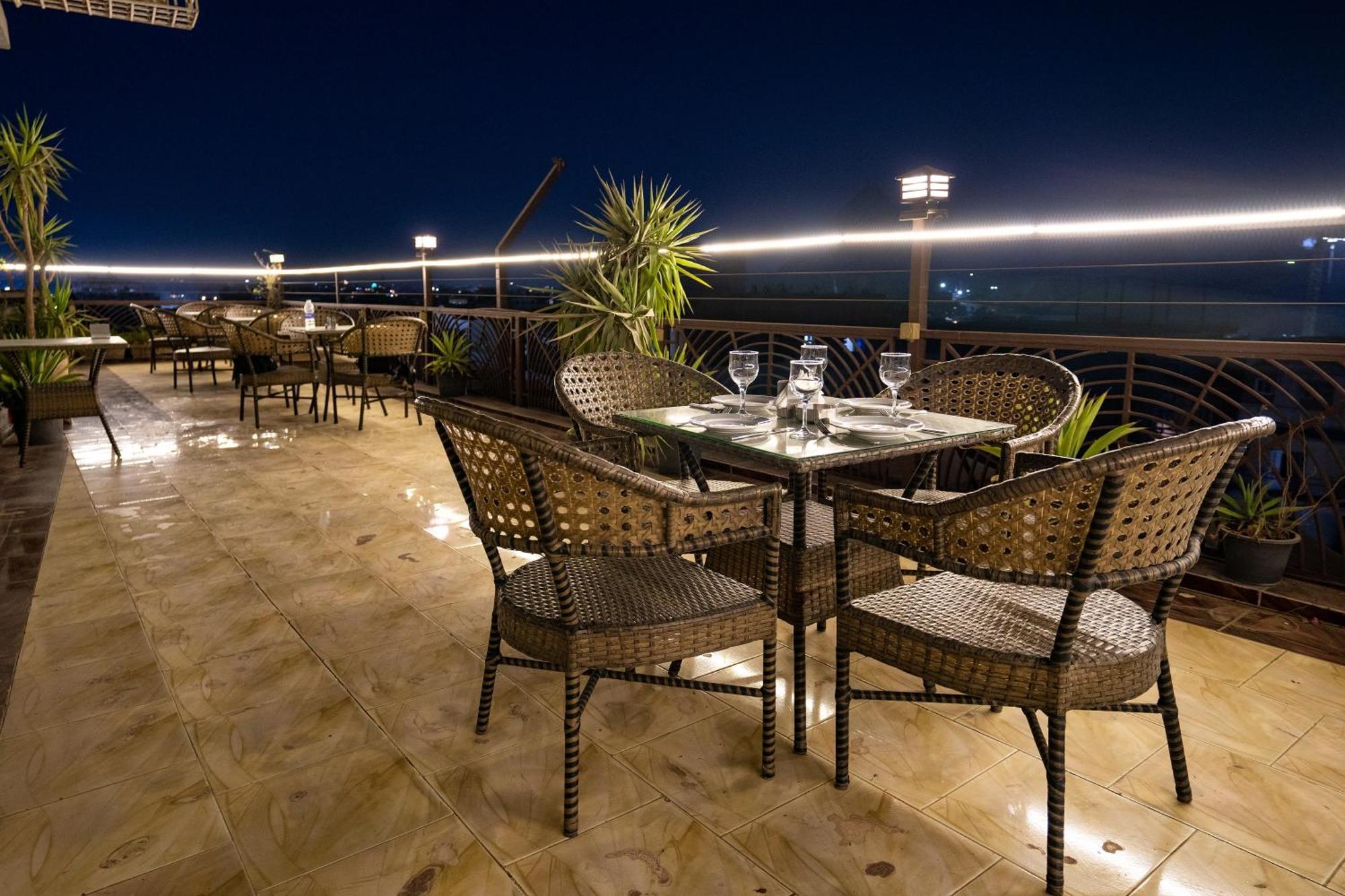 Pyramids Gem Plaza Hotel Kafret el-Gabal Exterior photo