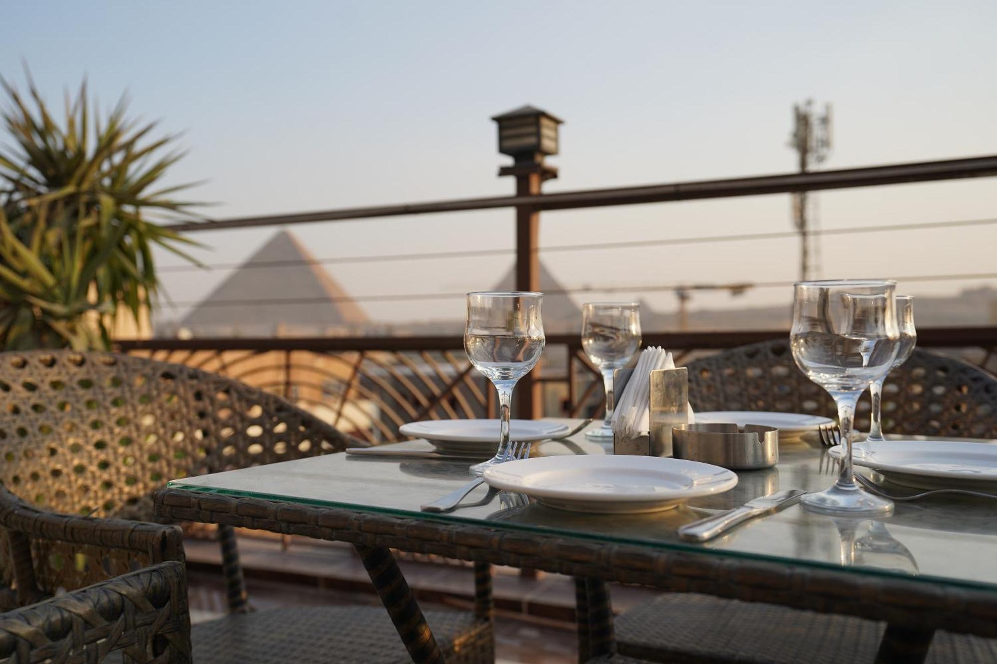 Pyramids Gem Plaza Hotel Kafret el-Gabal Exterior photo